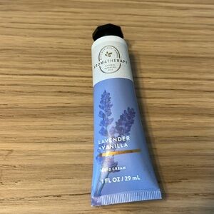 Bath & Body Works Aromatherapy Hand Cream. Lavender + Vanilla.